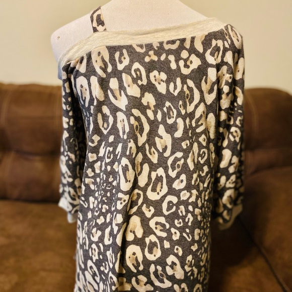 Now N Forever Asymmetrical One Shoulder Leopard Print Sweater - Picture 5 of 7